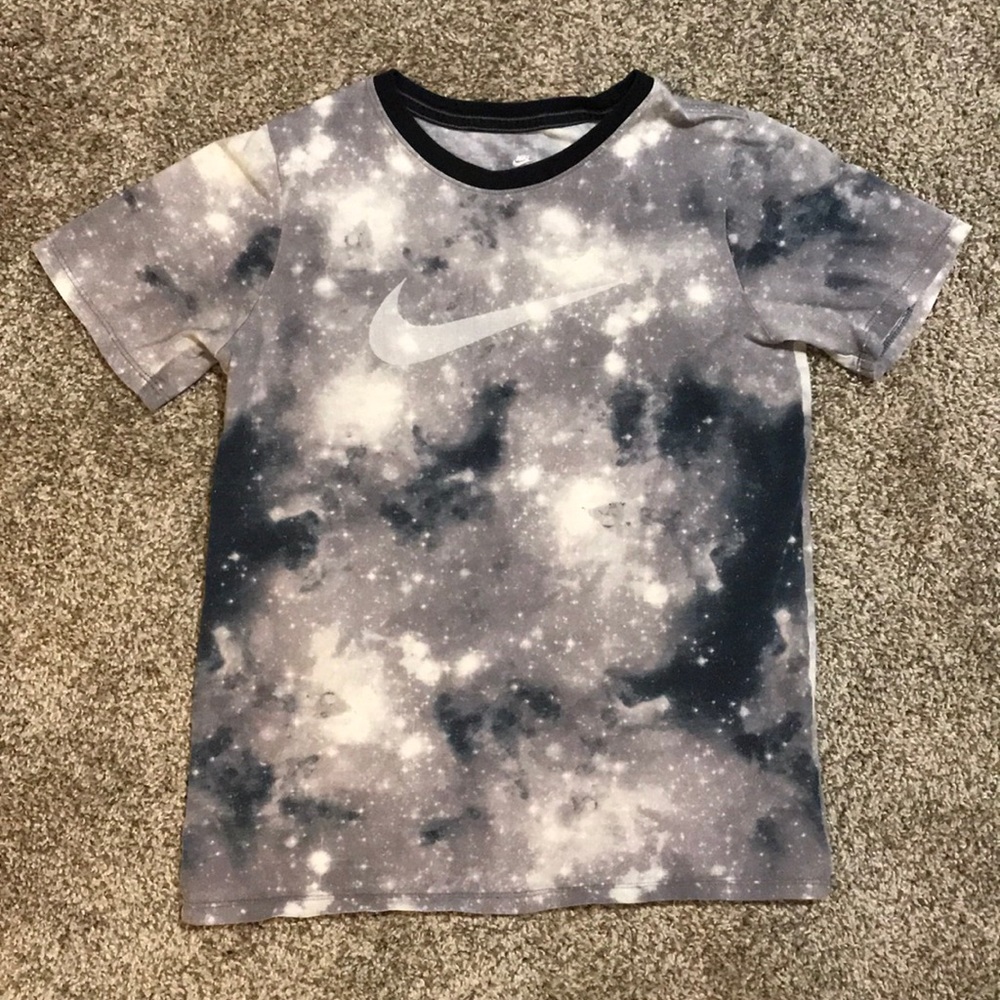 Boy’s Nike Galaxy Athletic Shirt Size Large Youth